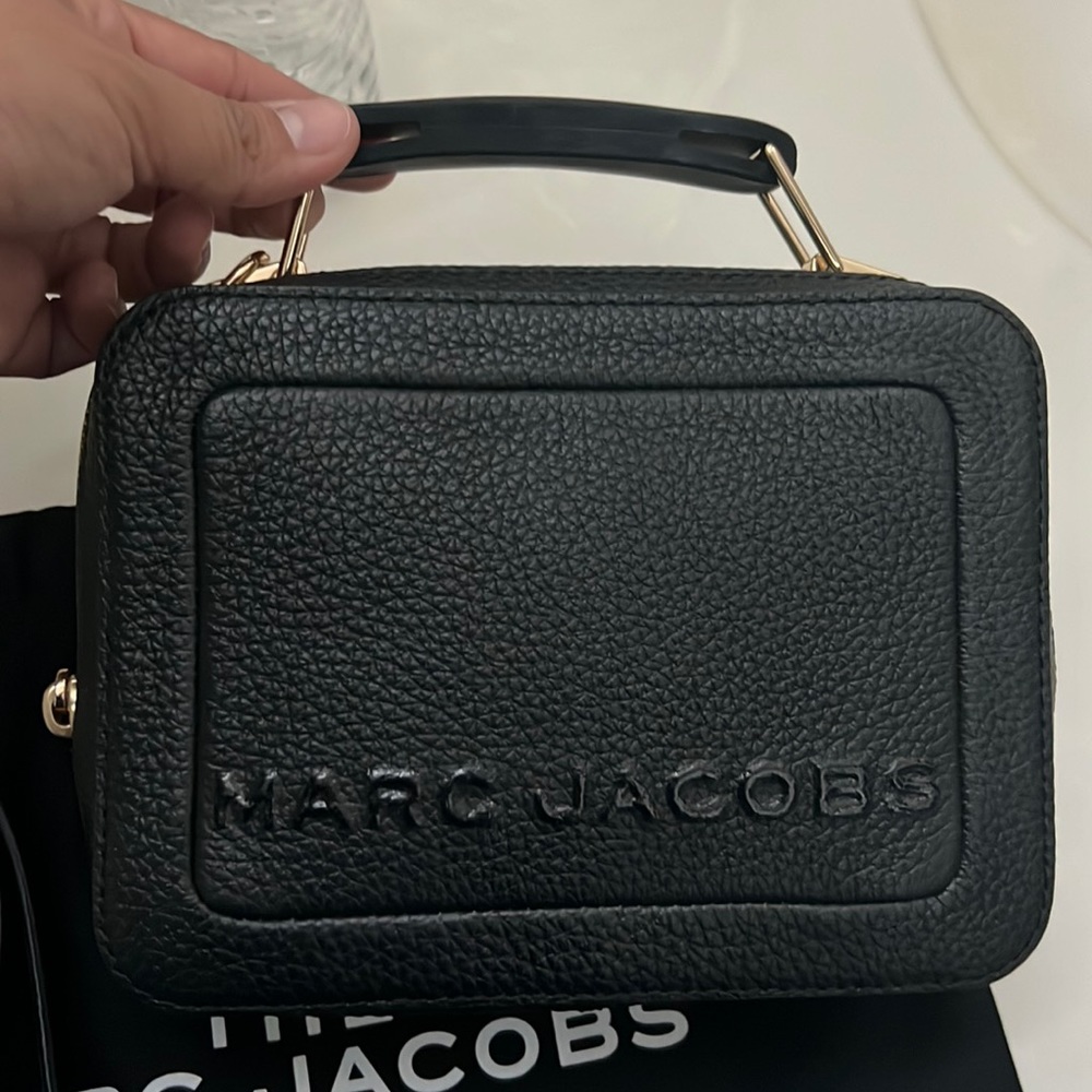 Marc Jacobs the mini box bag (authentic )